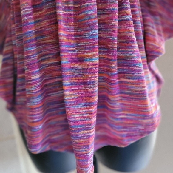 Almost Famous Red/Pink Striped Cold/Open Shoulder Asymmetrical Blouse Size Large - Picture 5 of 8